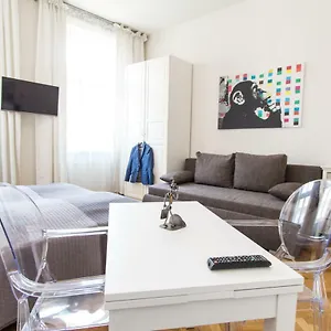 Design I Contactless Check-in Apartment Vienna